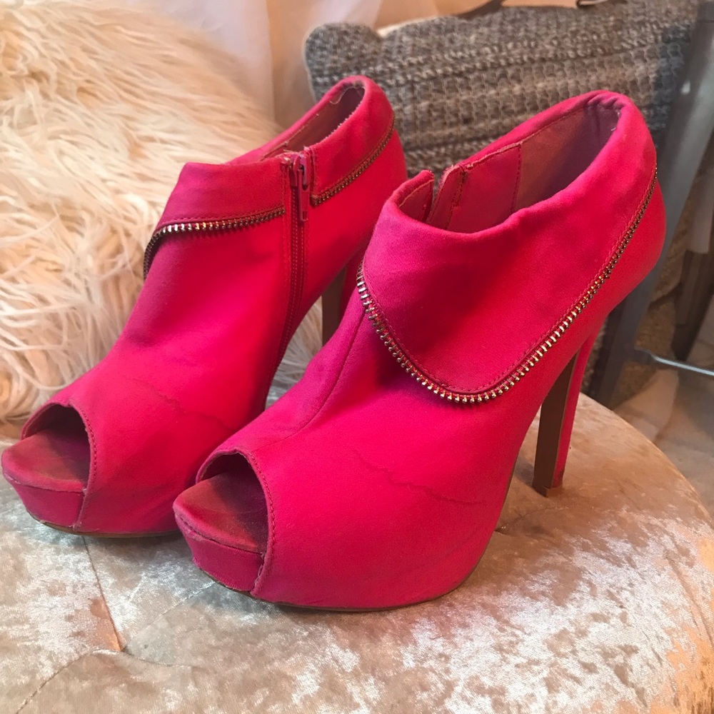 Neon pink platforms from the 1980’s